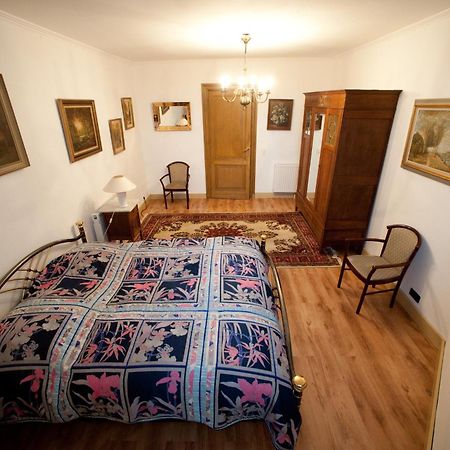 Chateau Neufays Ту Стая снимка