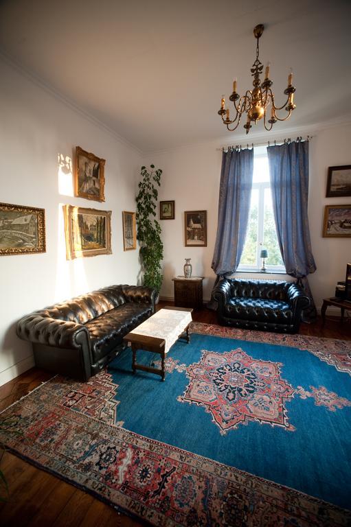 Chateau Neufays Ту Стая снимка